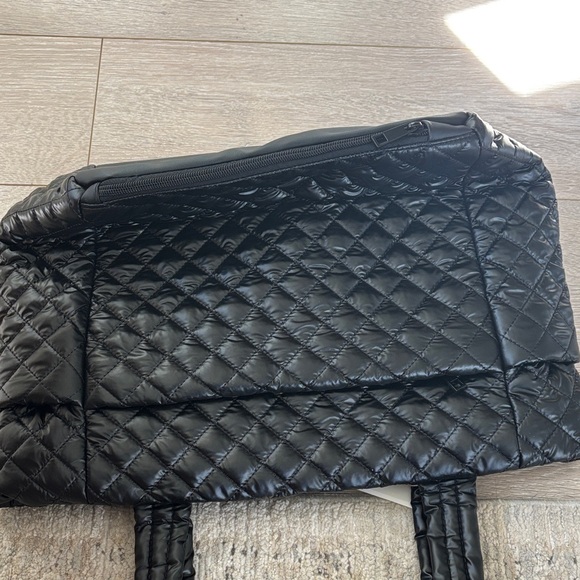 Vooray Black Quilted Travel Bag - Picture 2 of 3